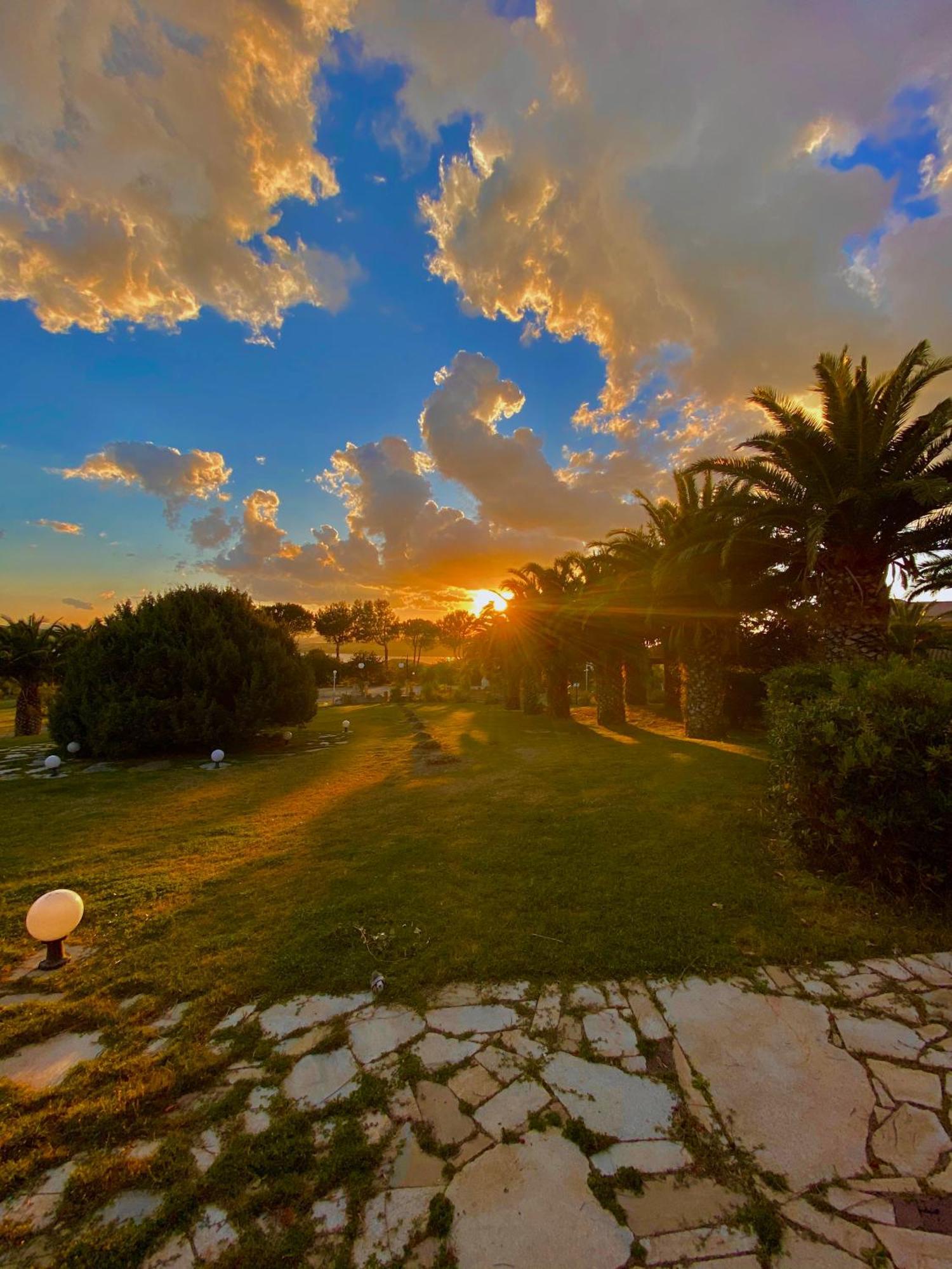 Hotel I Ginepri ควาร์ตุกชู ภายนอก รูปภาพ