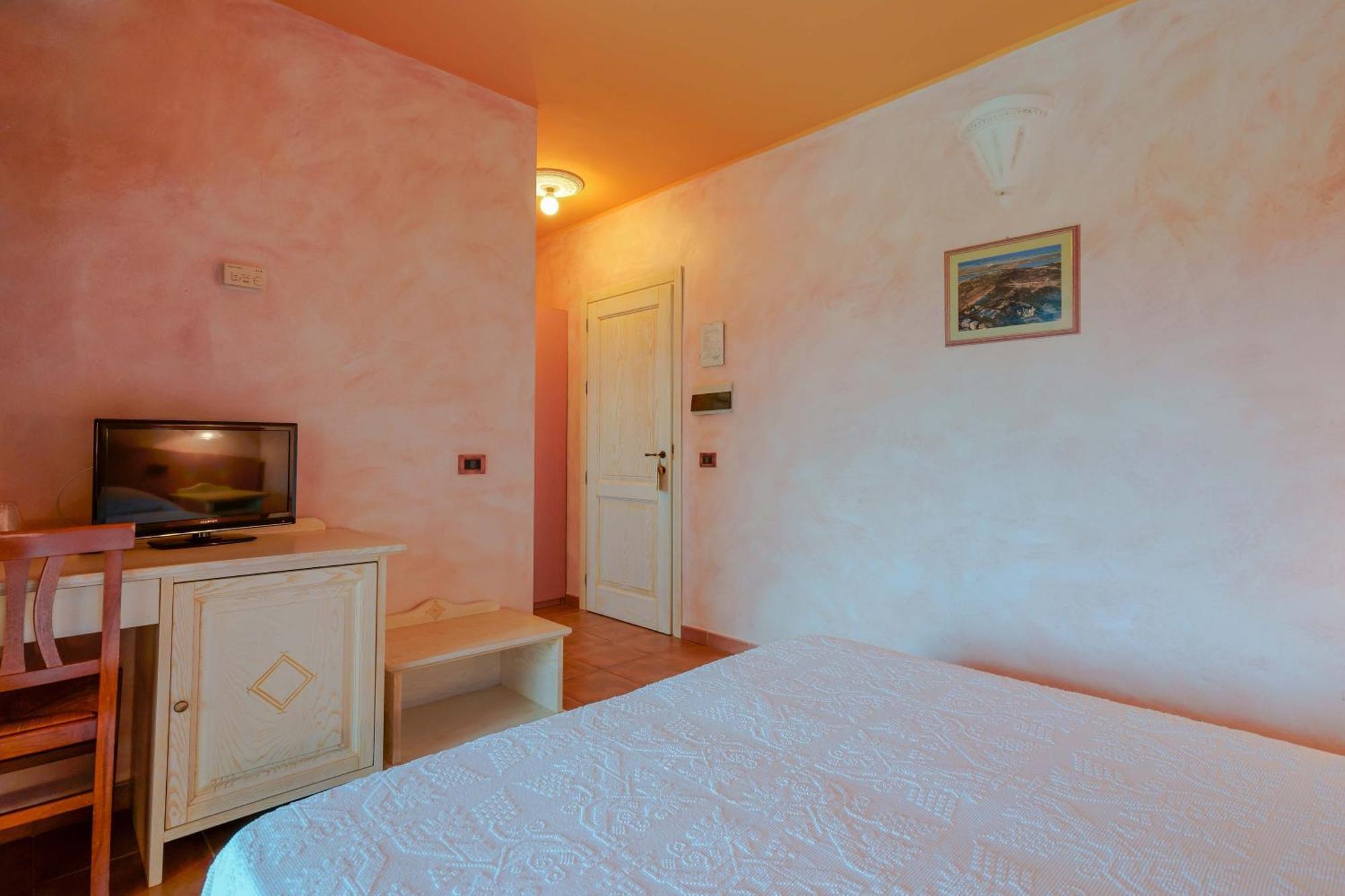 Hotel I Ginepri ควาร์ตุกชู ภายนอก รูปภาพ